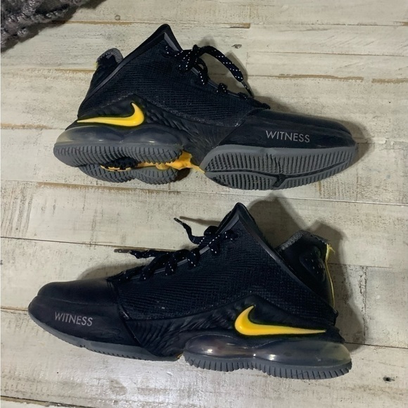 Nike Black and Yellow Men's Shoes - Picture 3 of 8